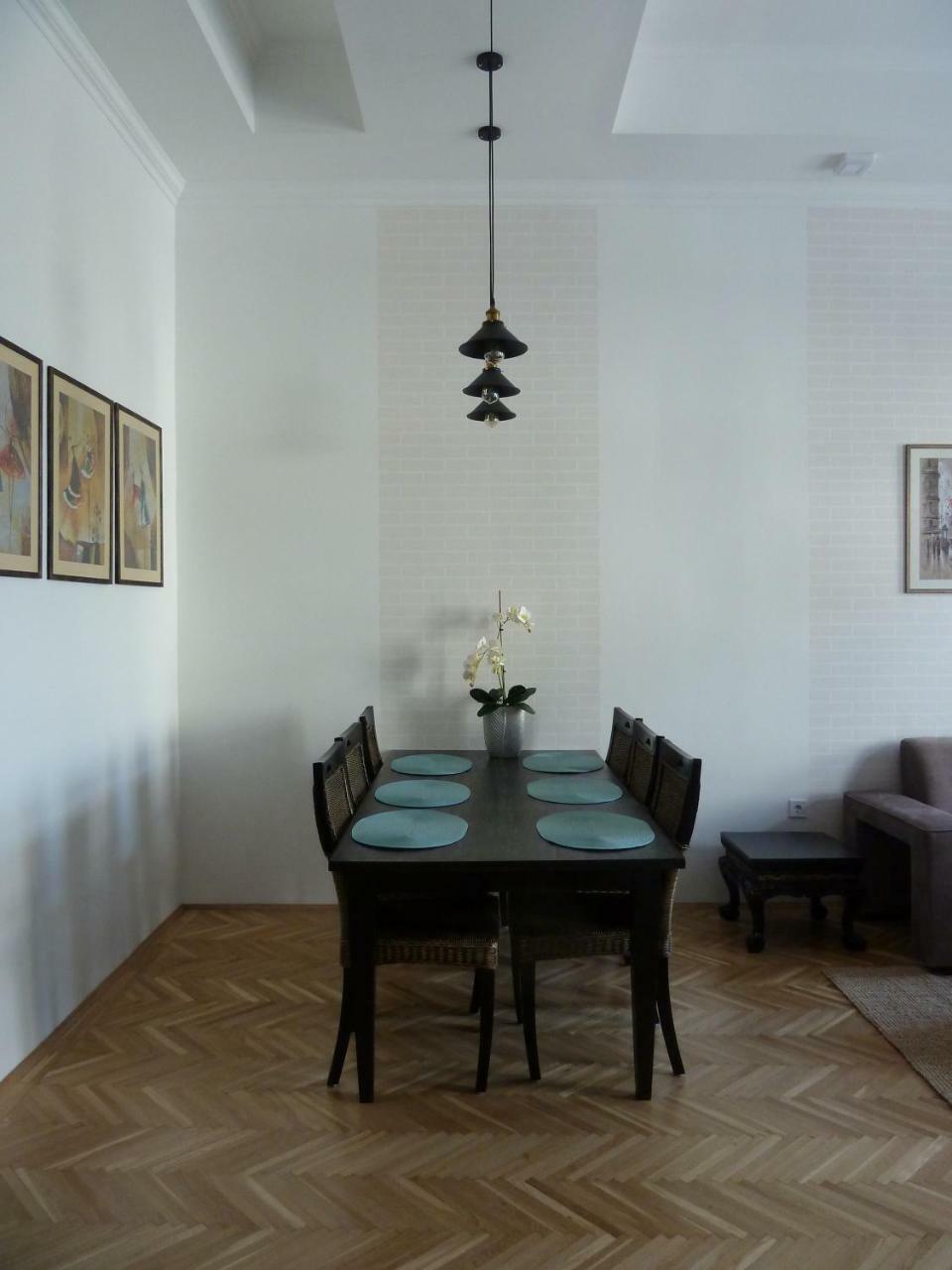 Kossuth Apartmanok Debrecen Exterior photo